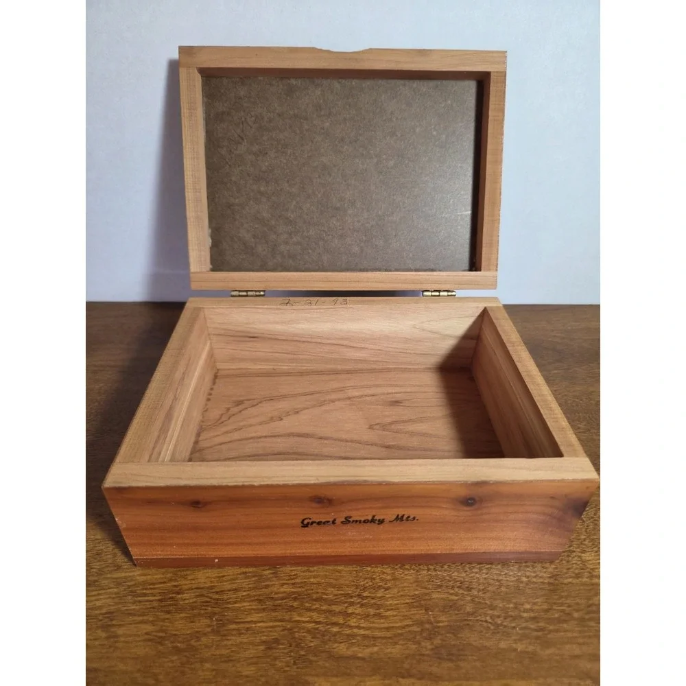 Vintage Wooden Jewelry Trinket Box Cedar Wood Keepsake Great Smoky Mts